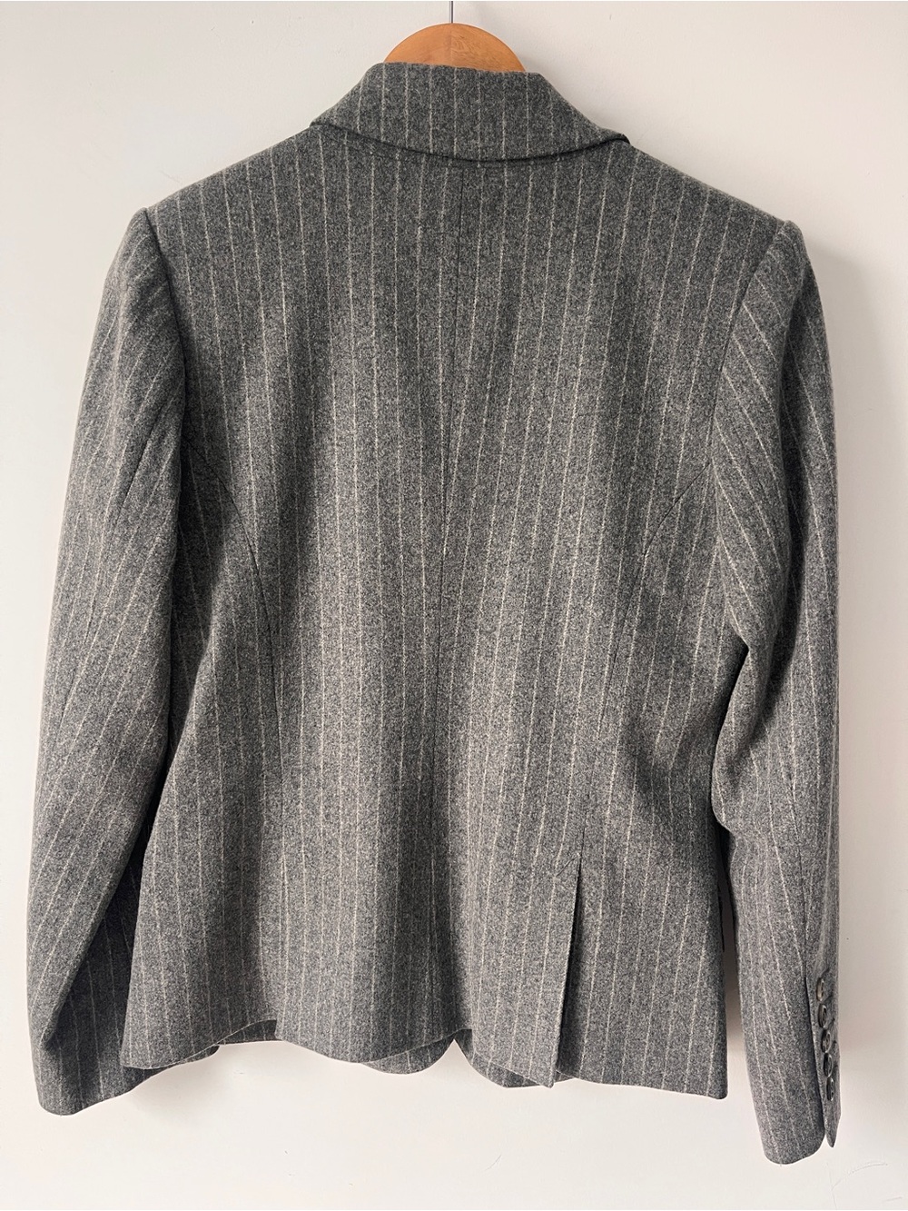 Holt Renfrew Pinstripe Women's Wool Blazer - Classic - Size 10 | Vintage - Picture 4 of 13